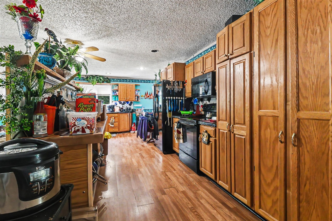 1189 W White Road Property Photo 9