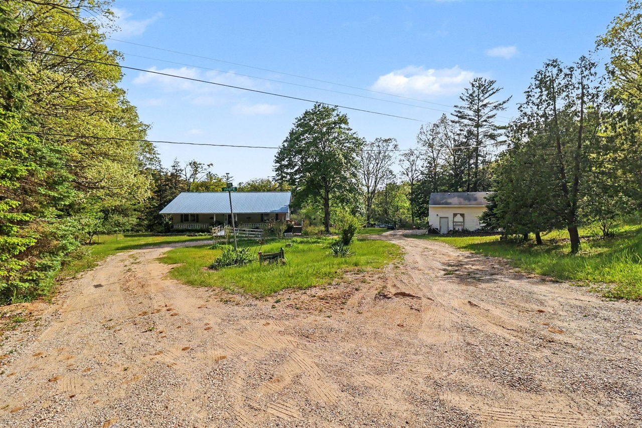1189 W White Road Property Photo 20