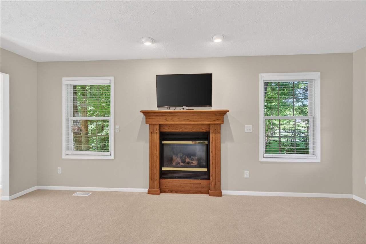 2073 Elwood Boulevard Property Photo 9