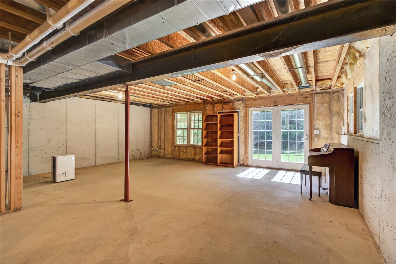 2073 Elwood Boulevard Property Photo 35