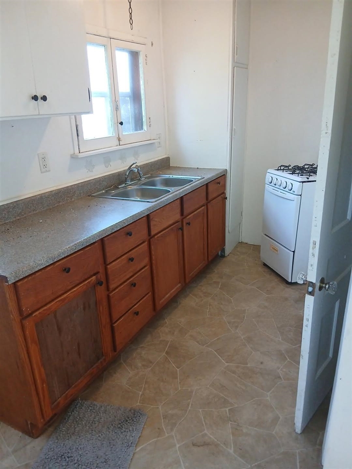 844 Backus Street Property Photo 4