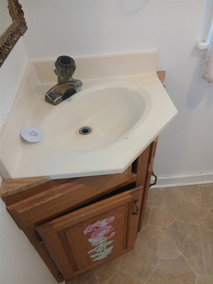 844 Backus Street Property Photo 8