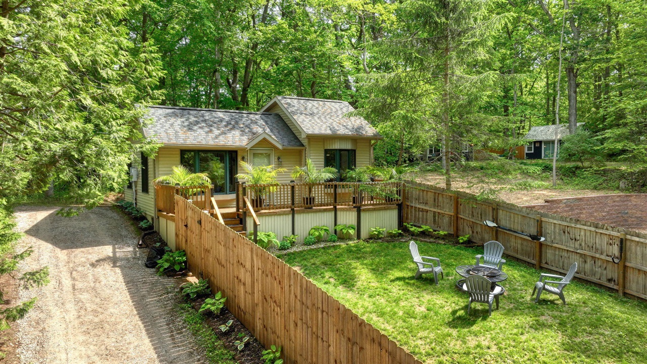 2114 Timber Lane Property Photo 1