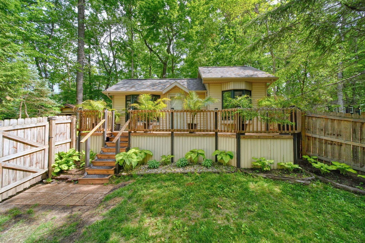 2114 Timber Lane Property Photo 4