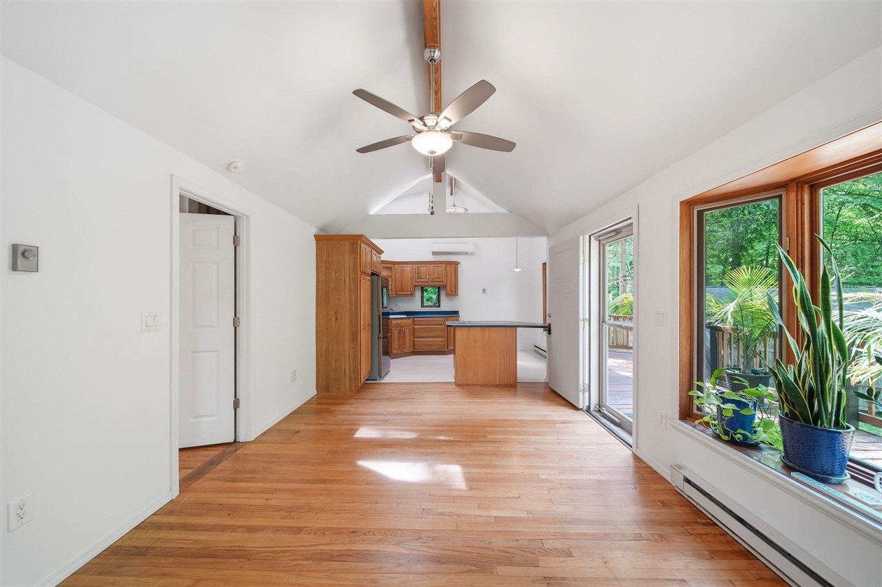 2114 Timber Lane Property Photo 11