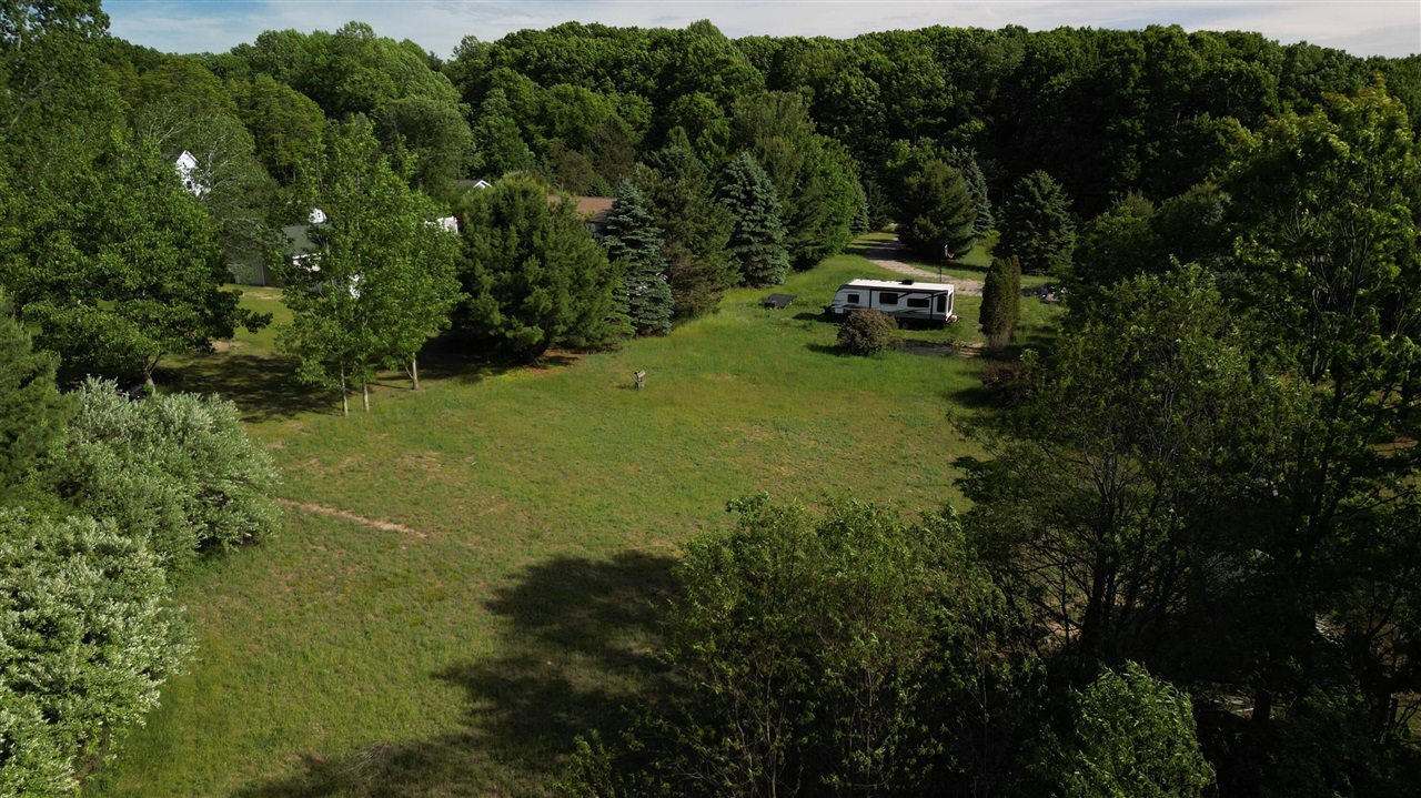6829 Dale Court Property Photo 4