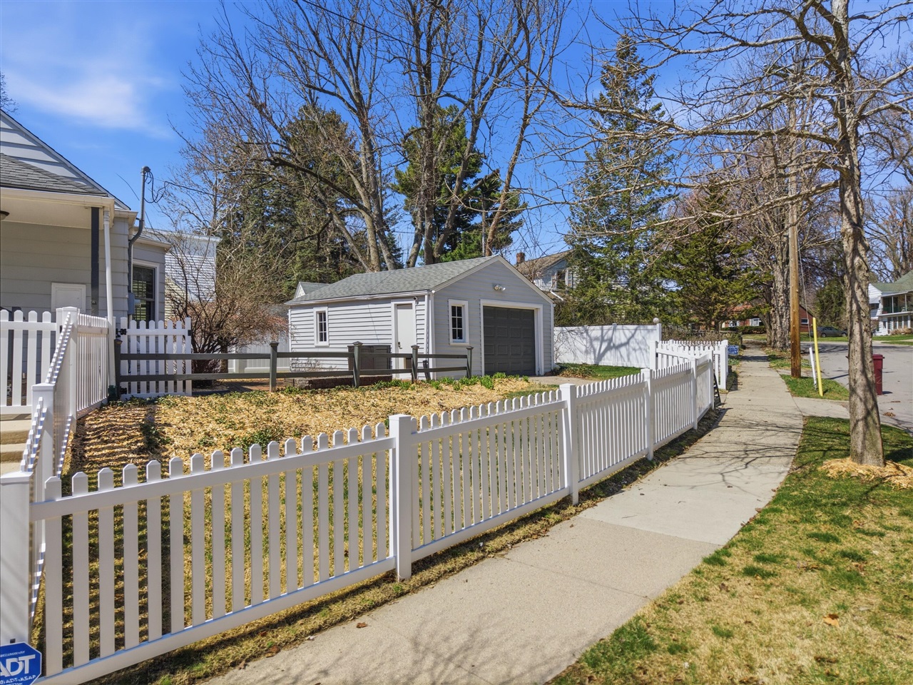 1102 Arborview Boulevard Property Photo 11