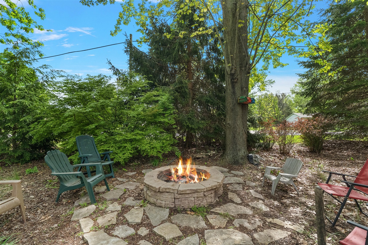 2110 Wooded Way Property Photo 6