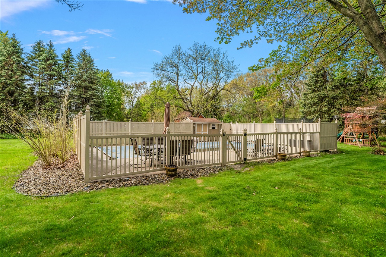 2110 Wooded Way Property Photo 7