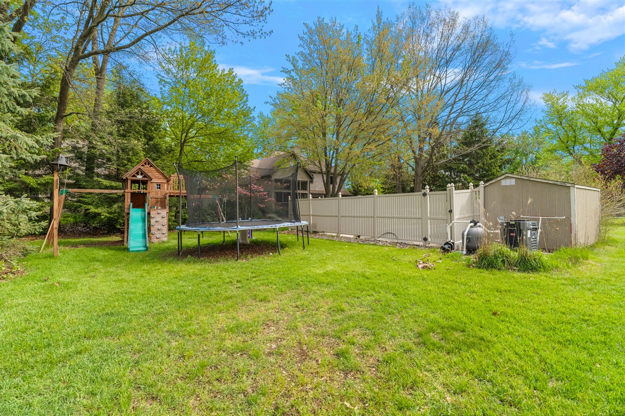 2110 Wooded Way Property Photo 9
