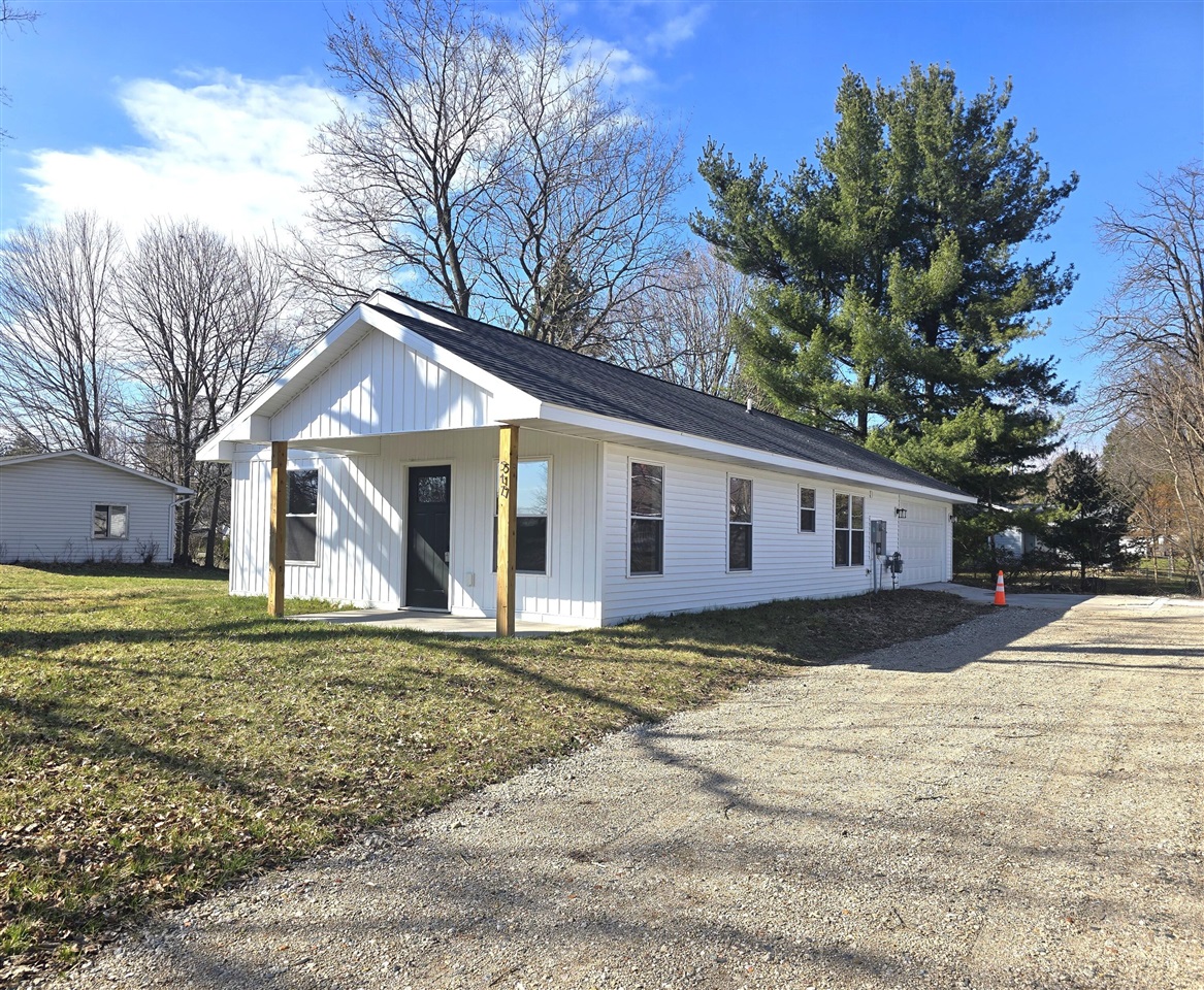 517 E State Road Property Photo 1