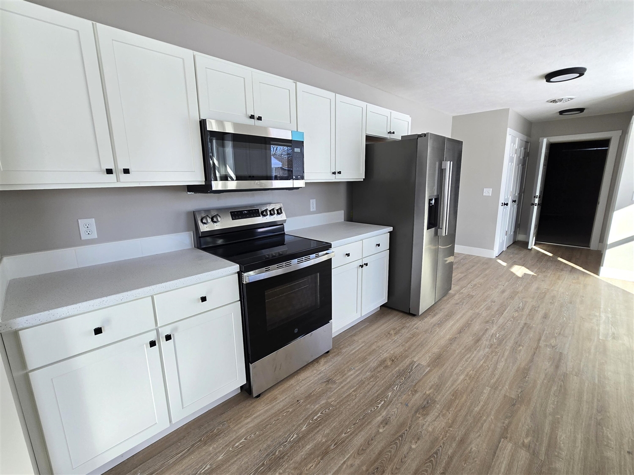 517 E State Road Property Photo 4