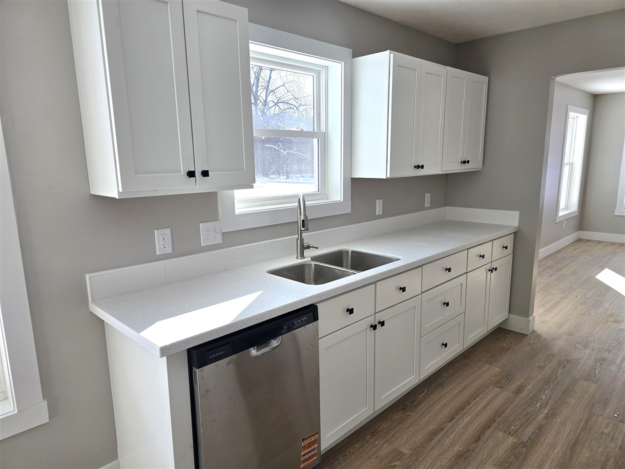 517 E State Road Property Photo 5