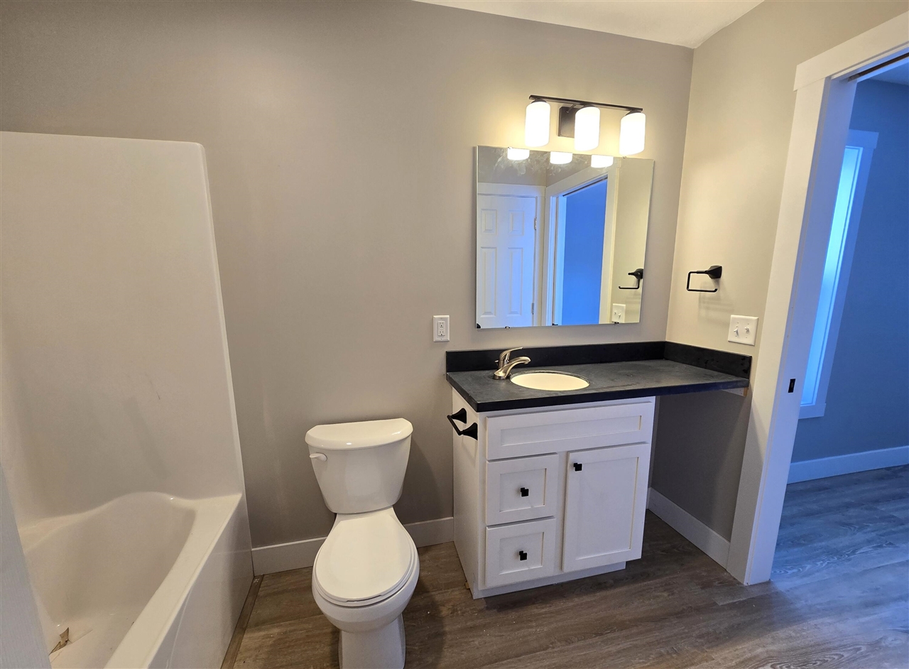 517 E State Road Property Photo 8