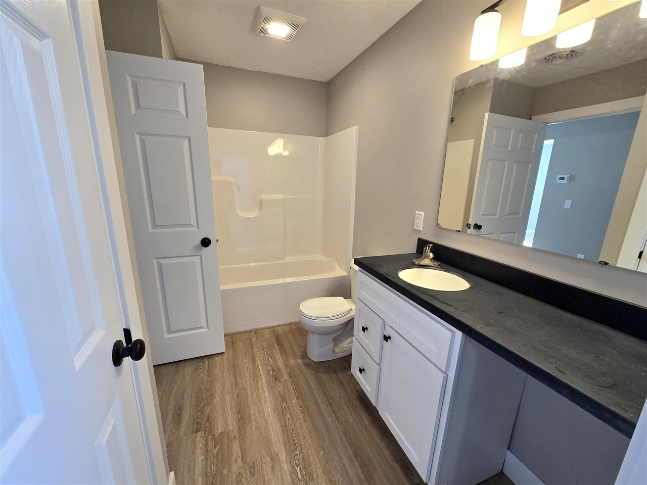 517 E State Road Property Photo 9