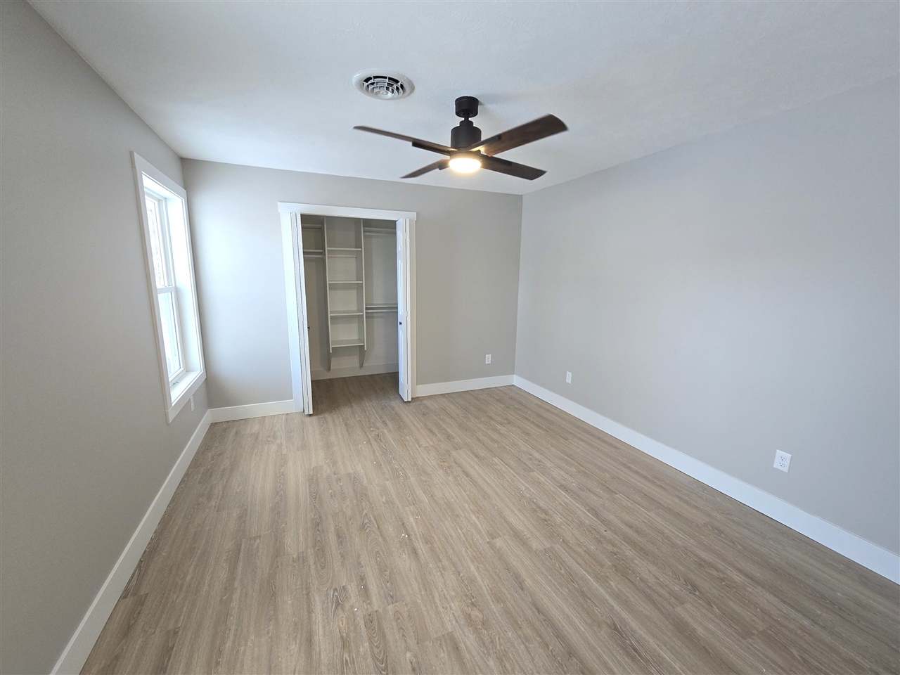517 E State Road Property Photo 11