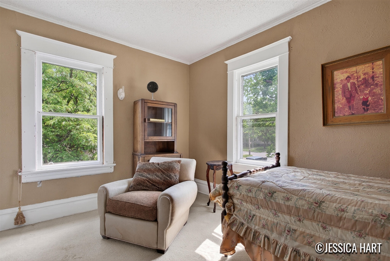 211 Trowbridge Street Property Photo 12