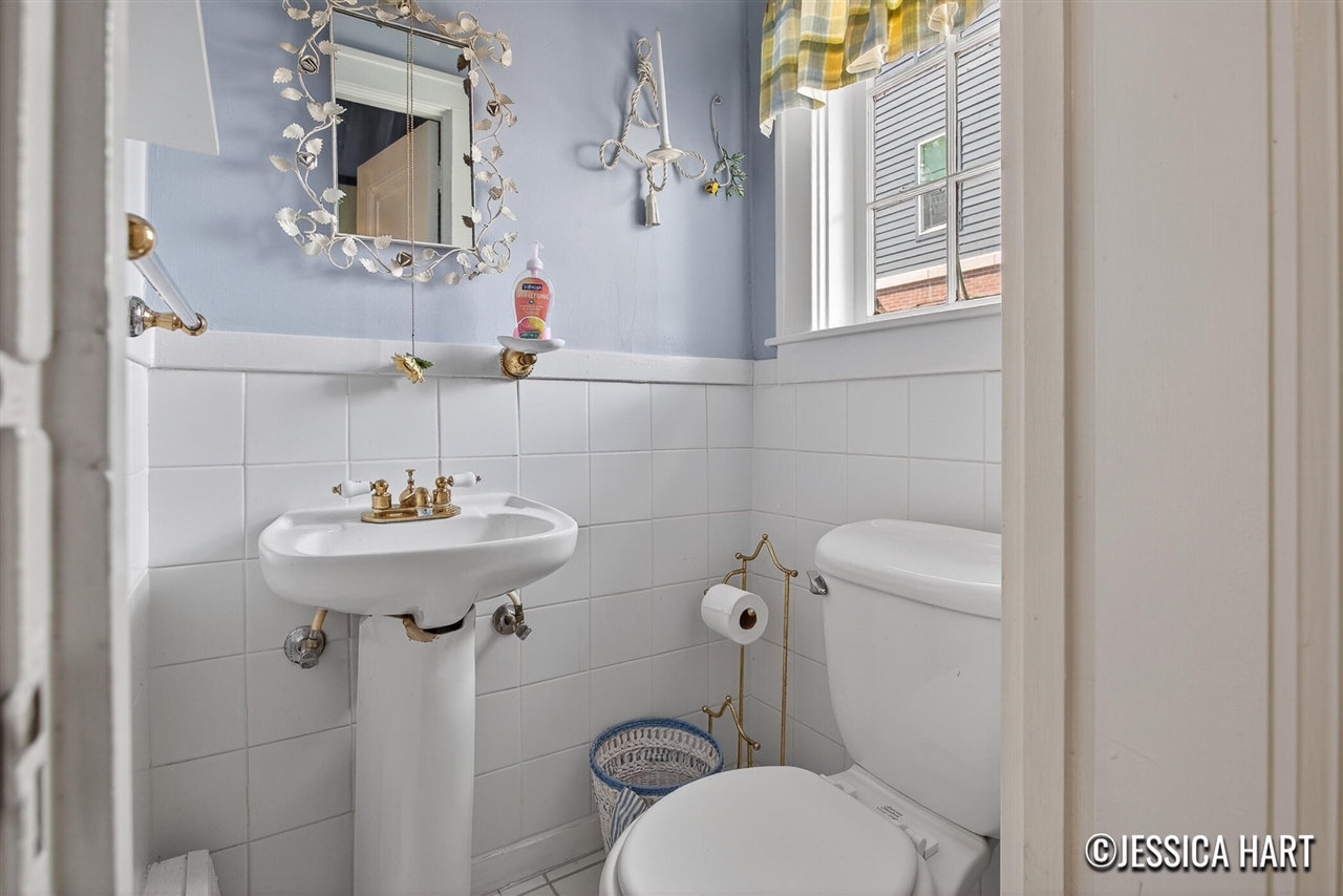 211 Trowbridge Street Property Photo 19