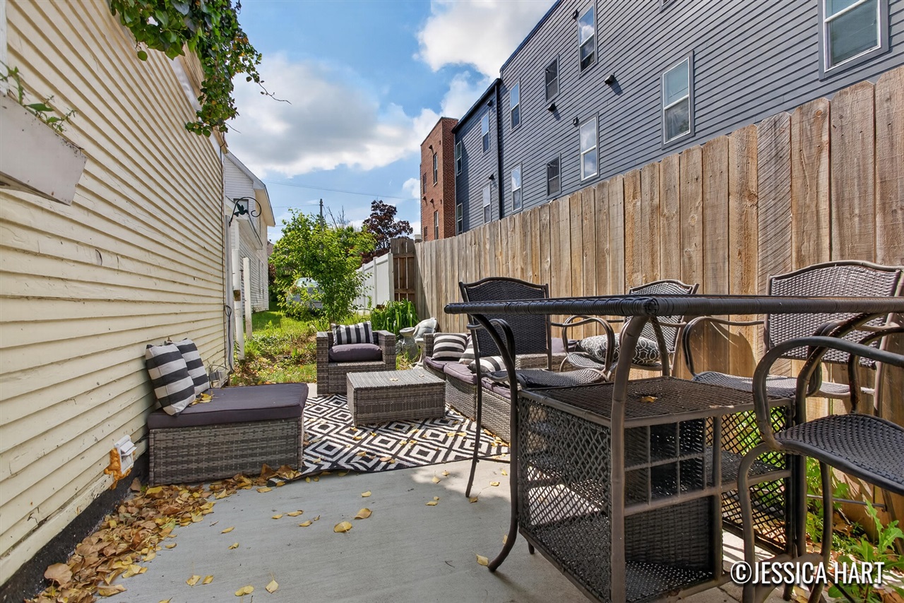 211 Trowbridge Street Property Photo 24