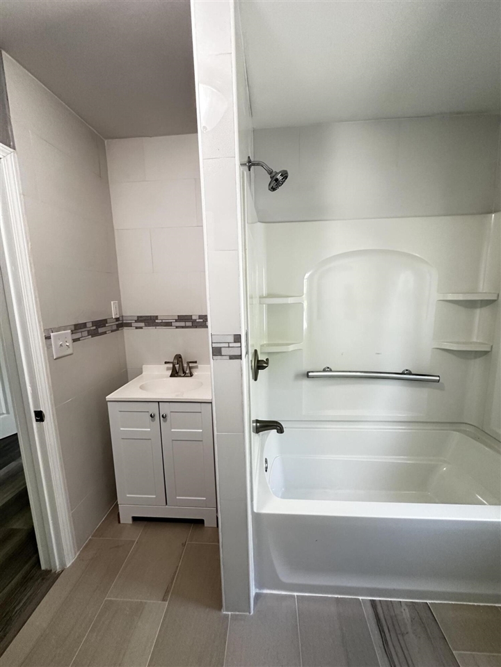 1707 S Burdick Street Property Photo 11