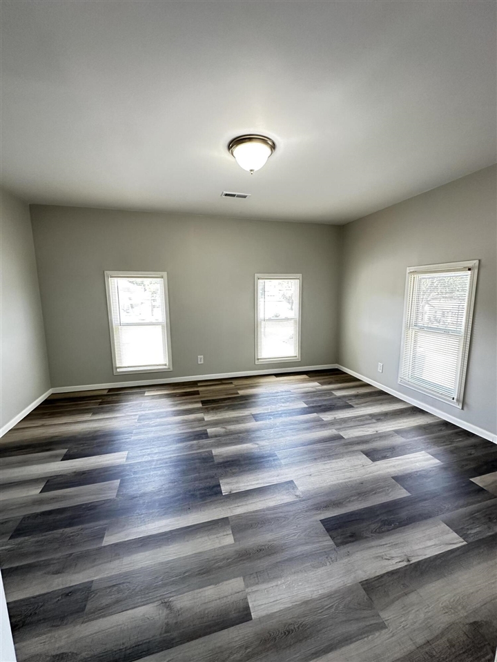 1707 S Burdick Street Property Photo 14
