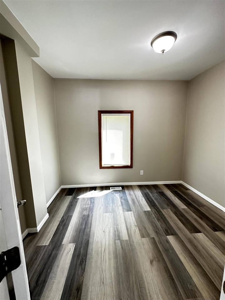 1707 S Burdick Street Property Photo 15