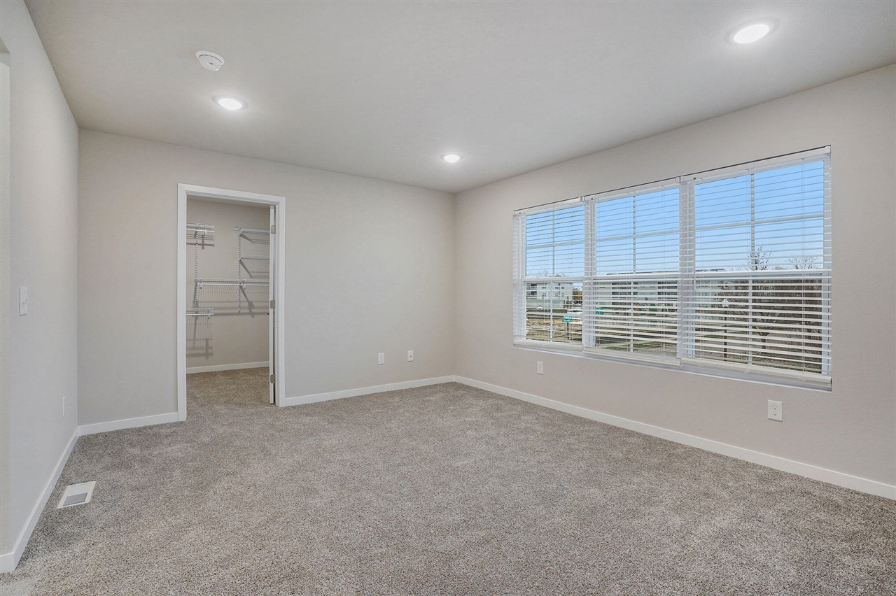 832 Winchester Street Property Photo 14