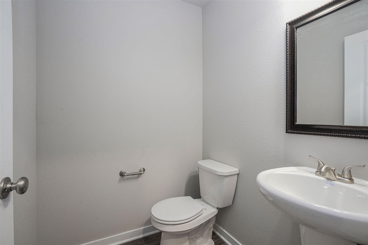 832 Winchester Street Property Photo 23