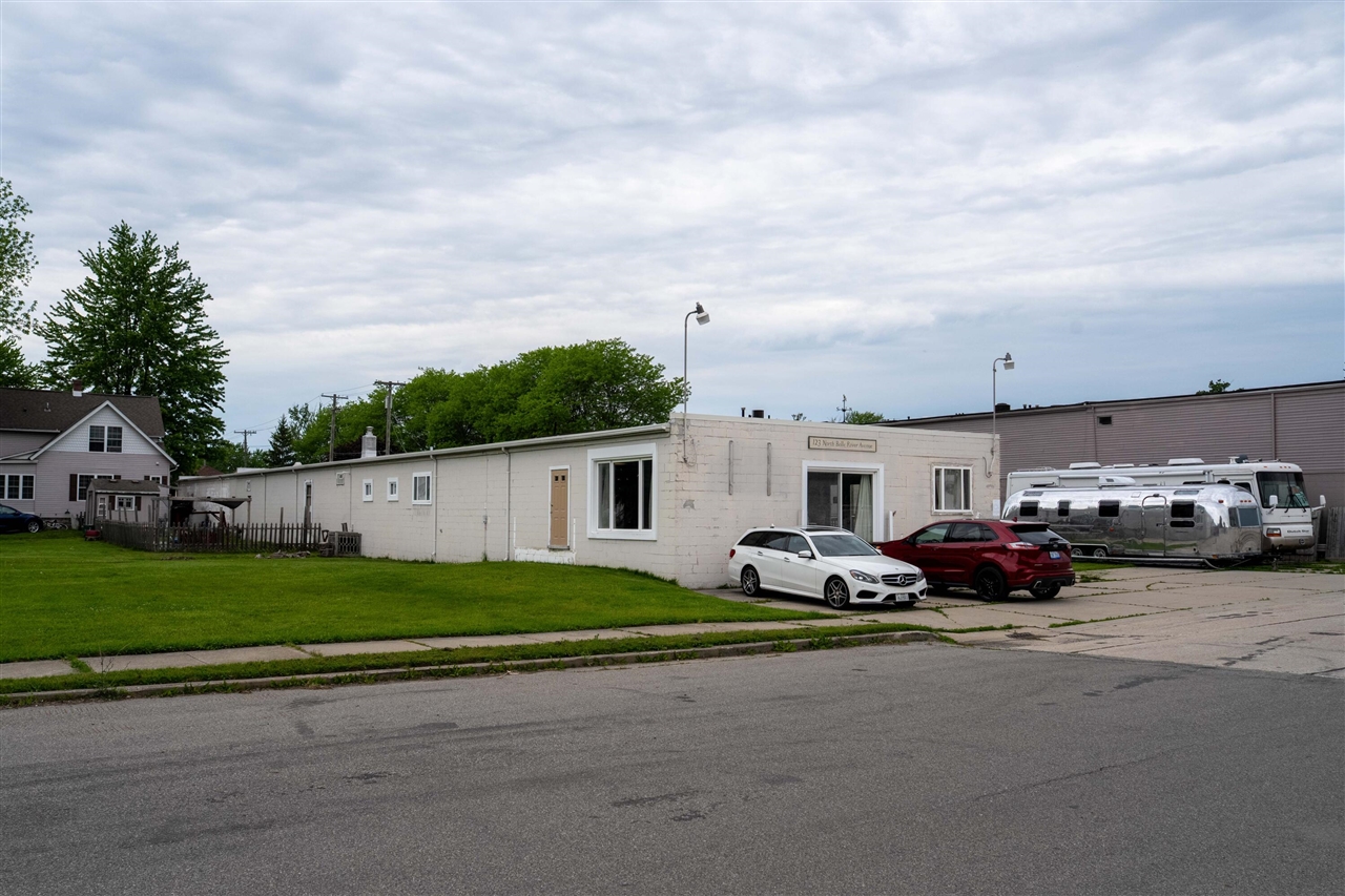123 N Belle River Avenue Property Photo 2