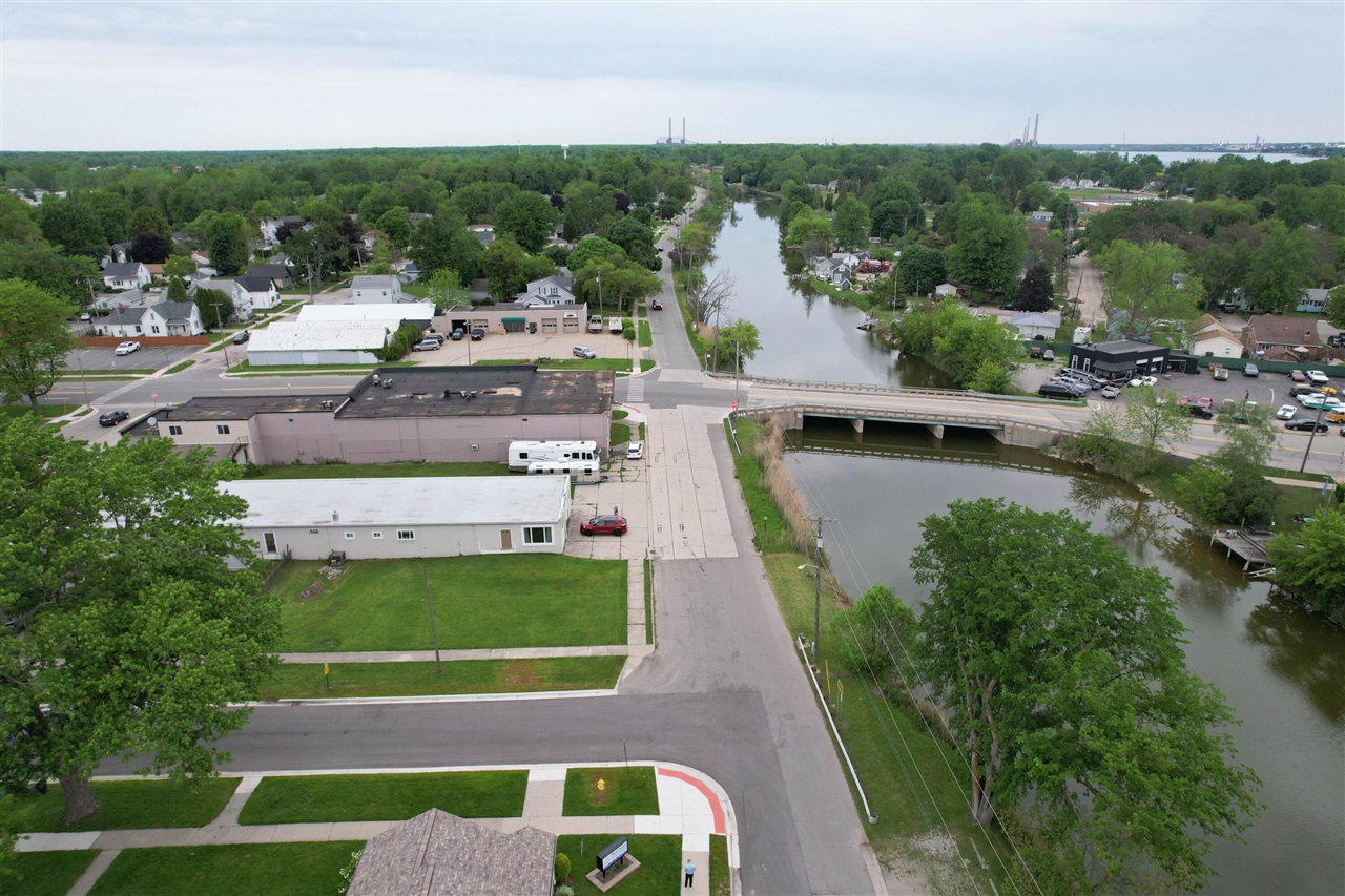 123 N Belle River Avenue Property Photo 6