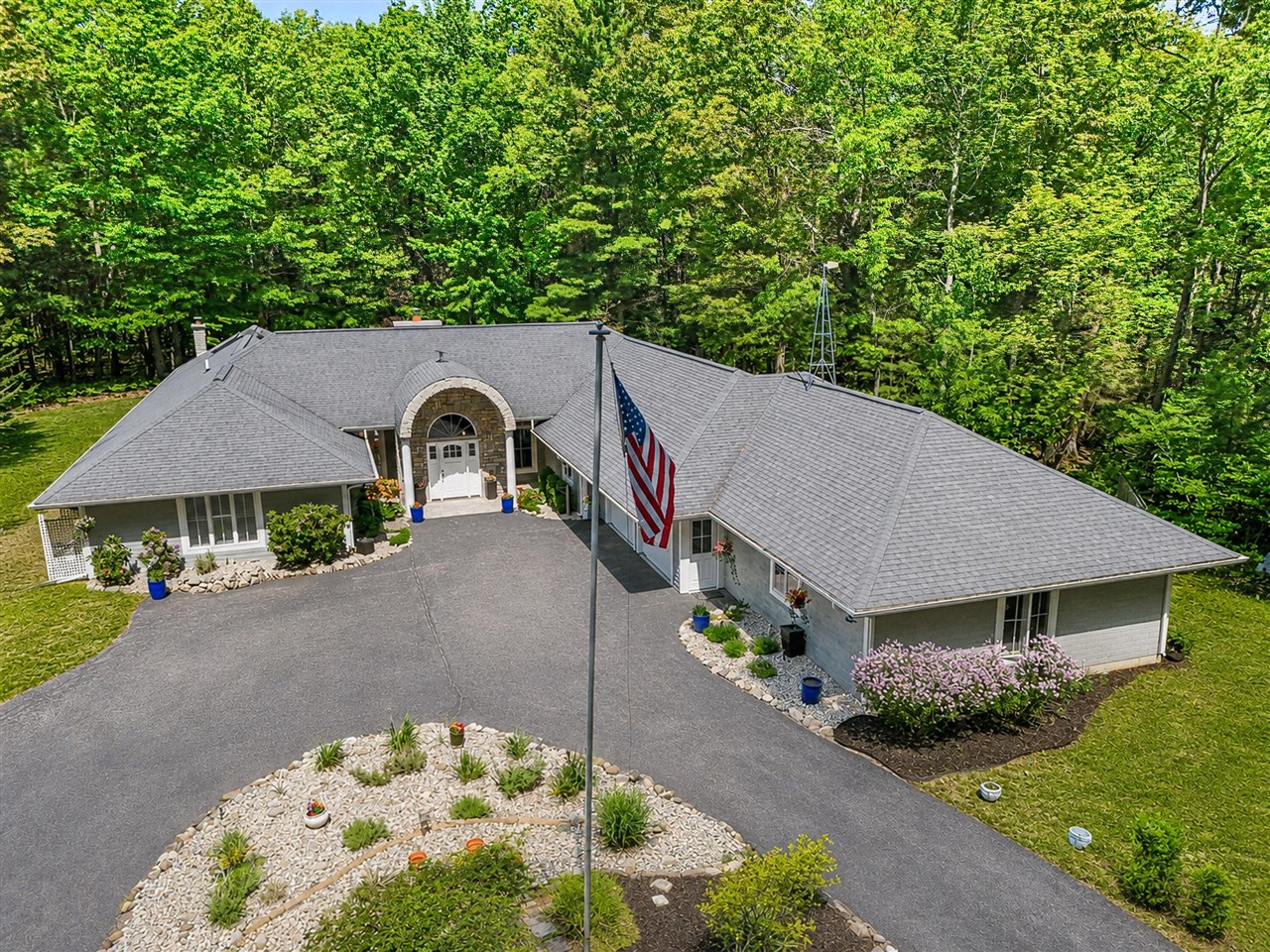 5389 Ridge Road Property Photo 1