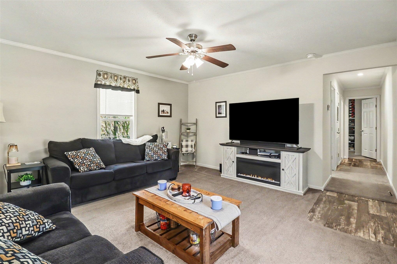 2860 Trepanier Drive Property Photo 2