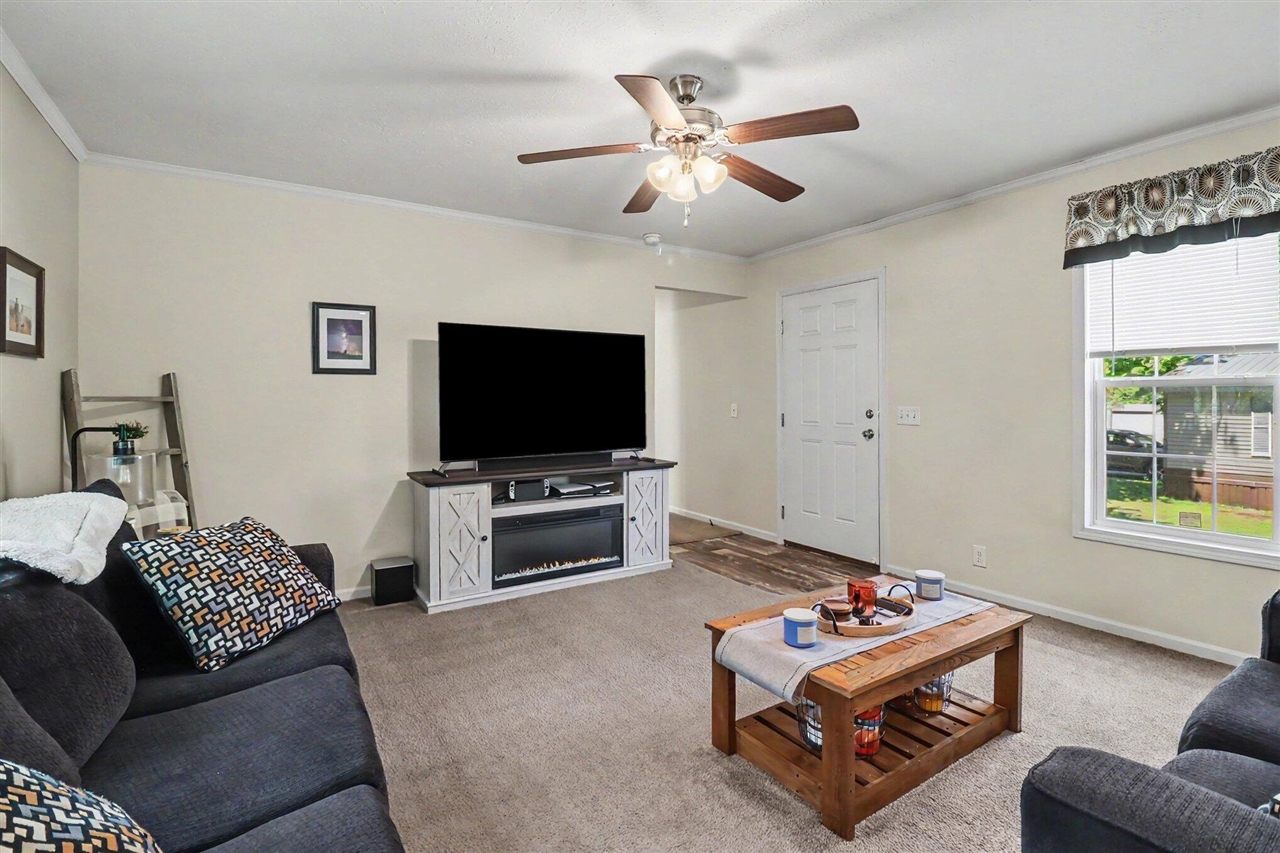 2860 Trepanier Drive Property Photo 5