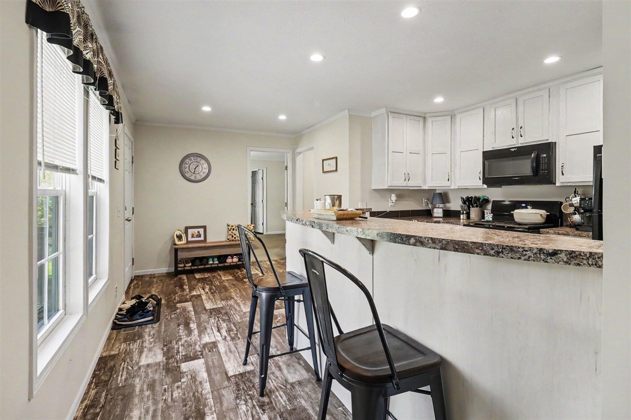 2860 Trepanier Drive Property Photo 8