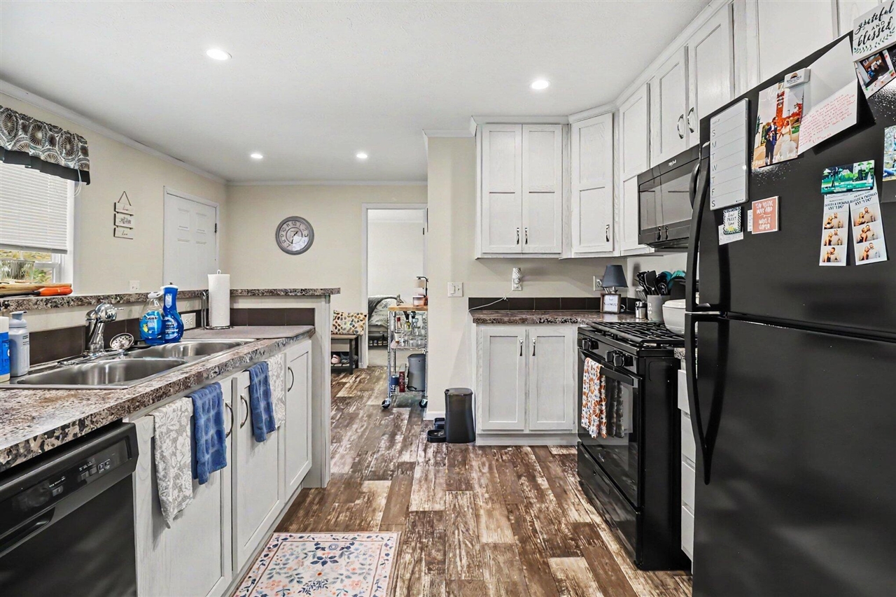 2860 Trepanier Drive Property Photo 10