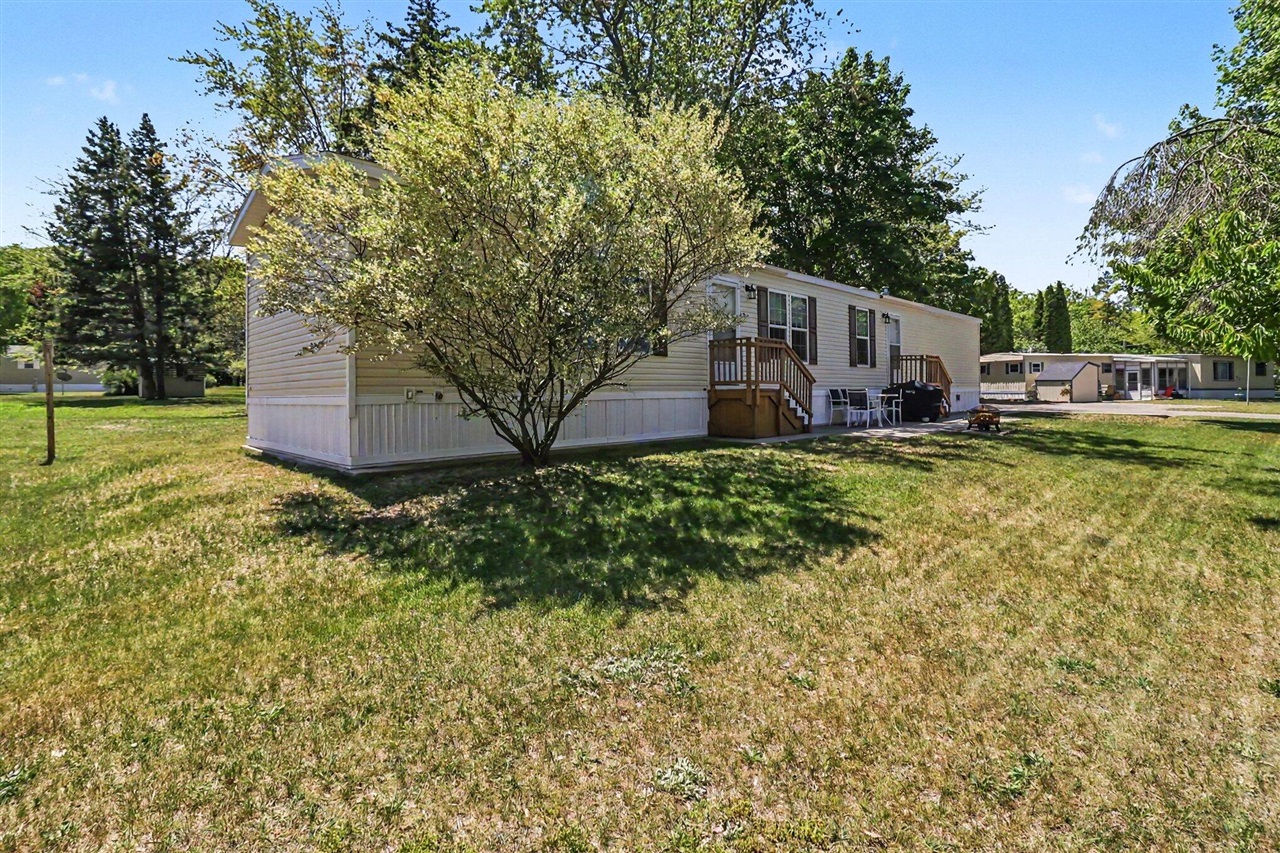 2860 Trepanier Drive Property Photo 22