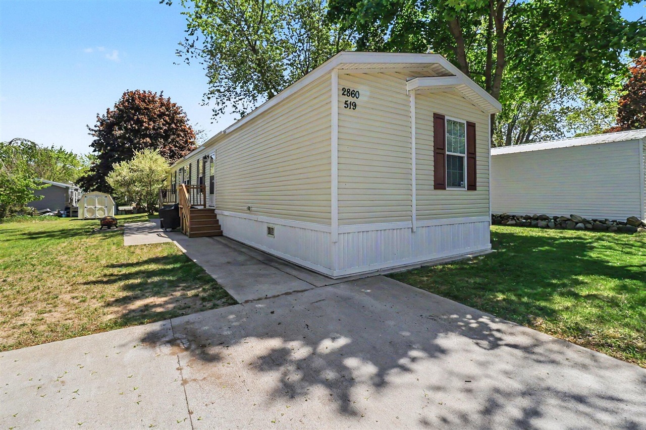 2860 Trepanier Drive Property Photo 24