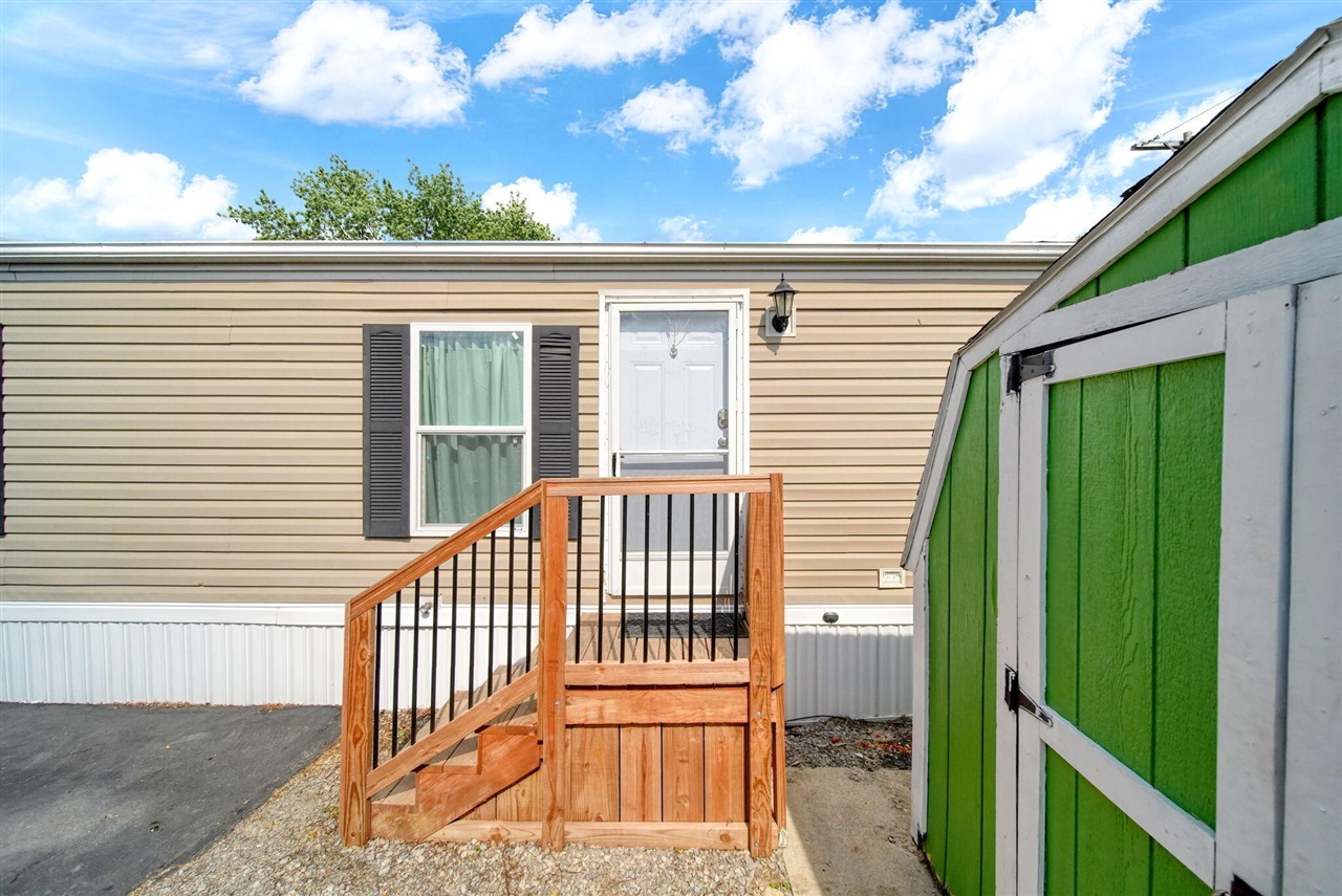 80 Sterling Property Photo 3