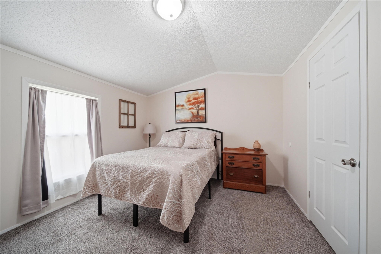 80 Sterling Property Photo 12