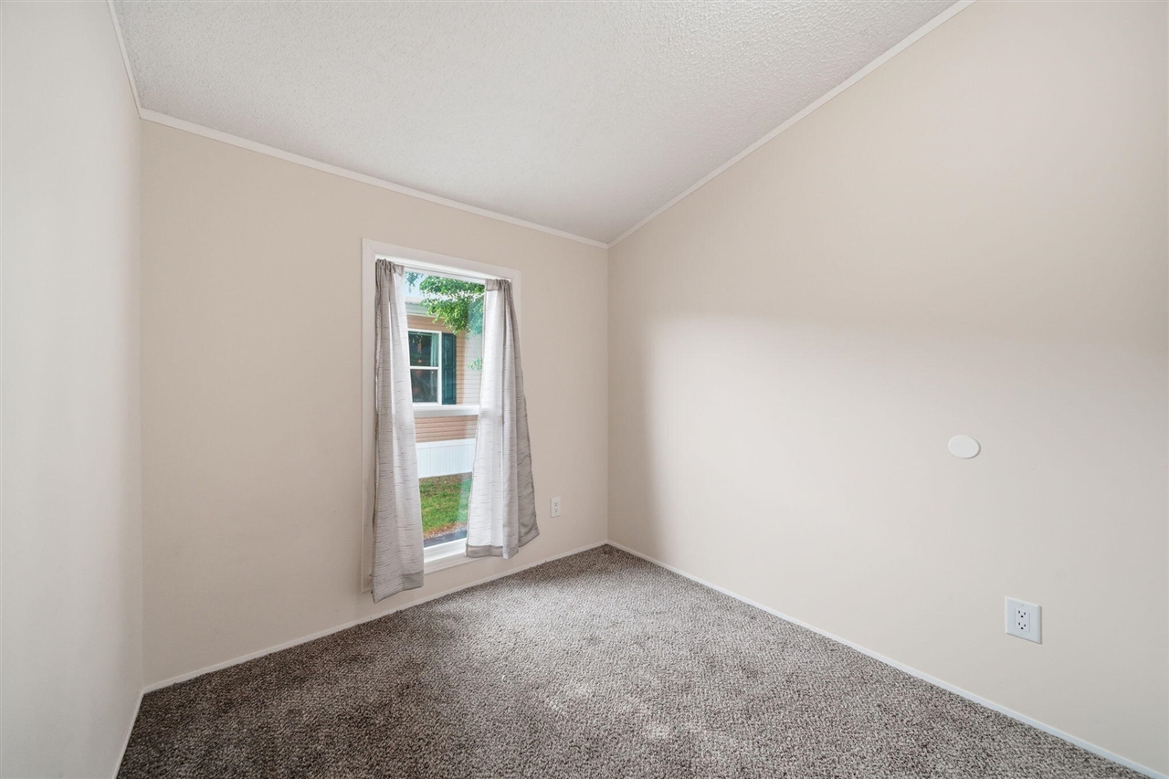 80 Sterling Property Photo 14