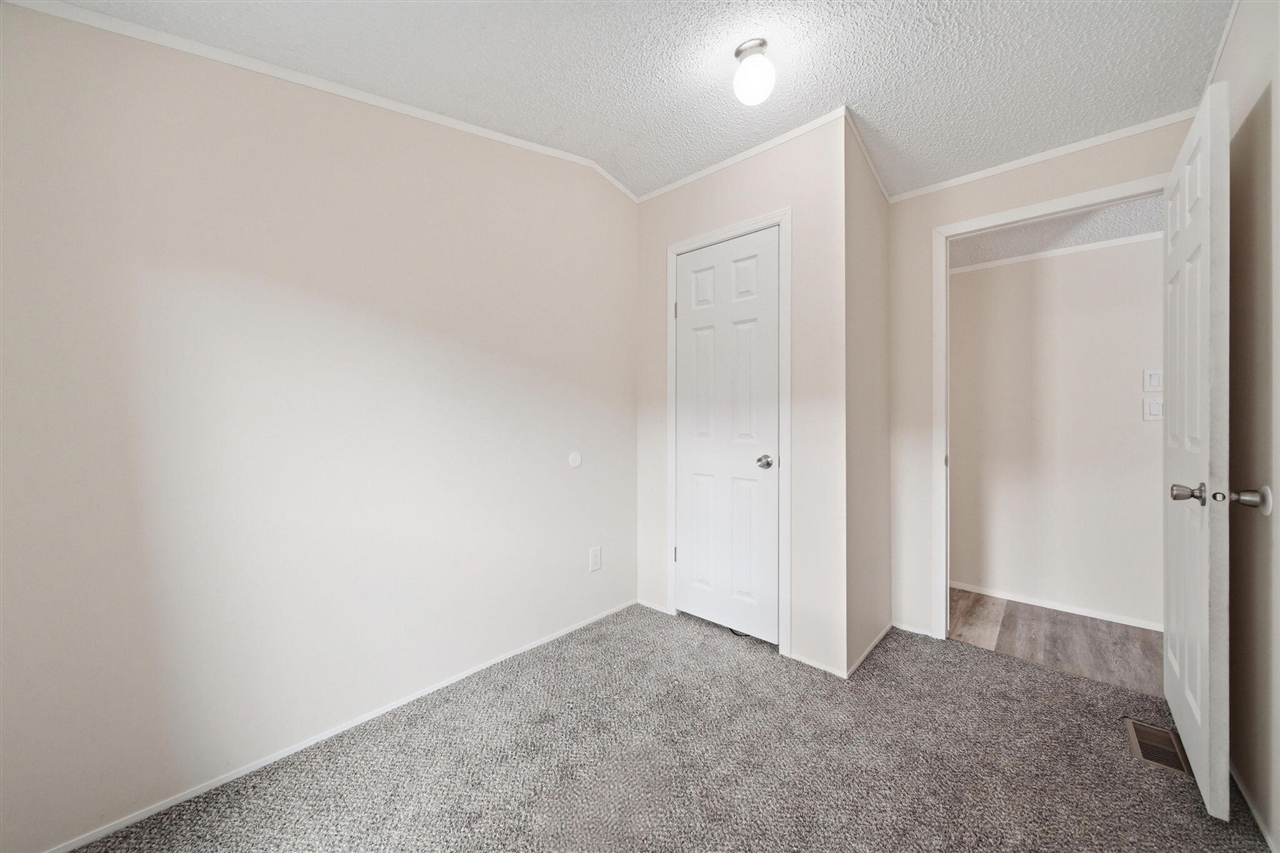 80 Sterling Property Photo 15