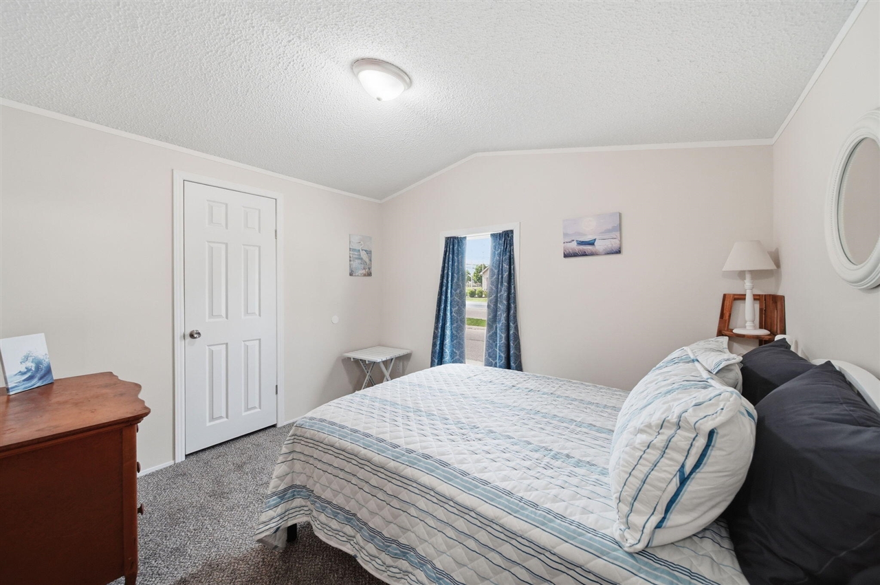 80 Sterling Property Photo 17