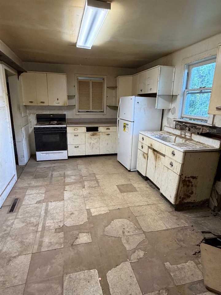 203 Stateline Road Property Photo 7