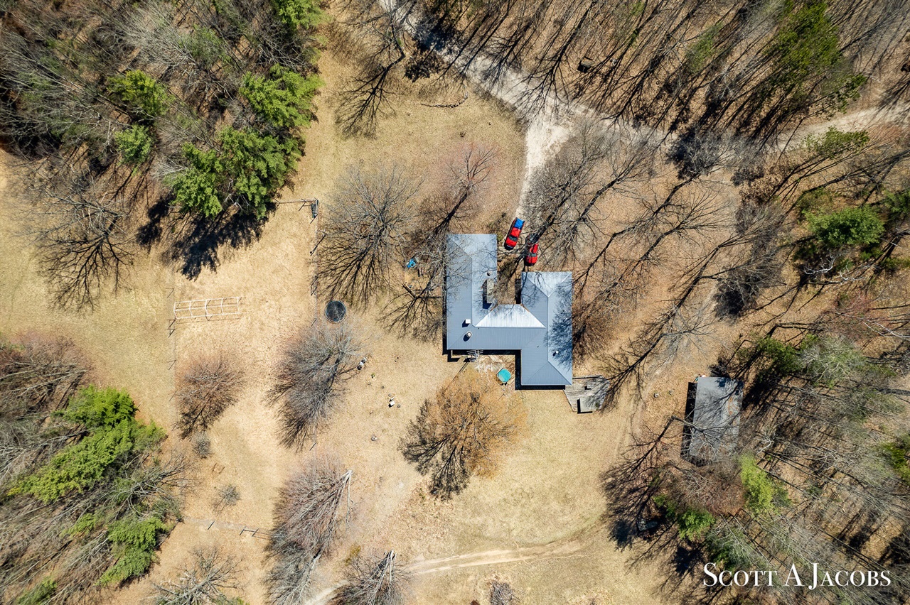 1125 Chaput Drive Property Photo 11