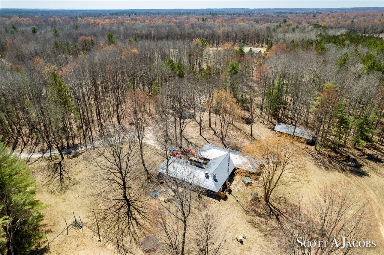 1125 Chaput Drive Property Photo 12