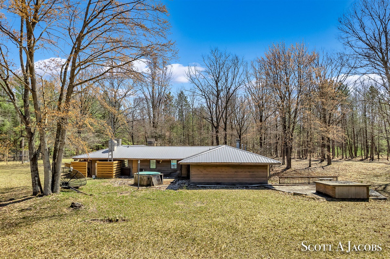 1125 Chaput Drive Property Photo 14