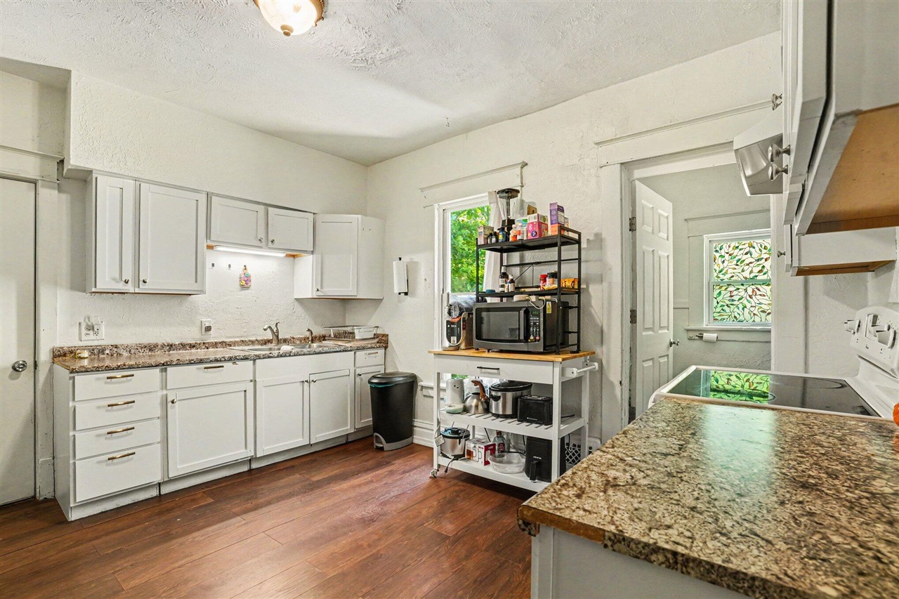 1333 N Rose Street Property Photo 6