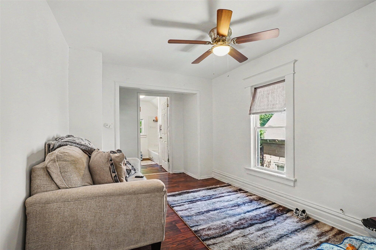 1333 N Rose Street Property Photo 12