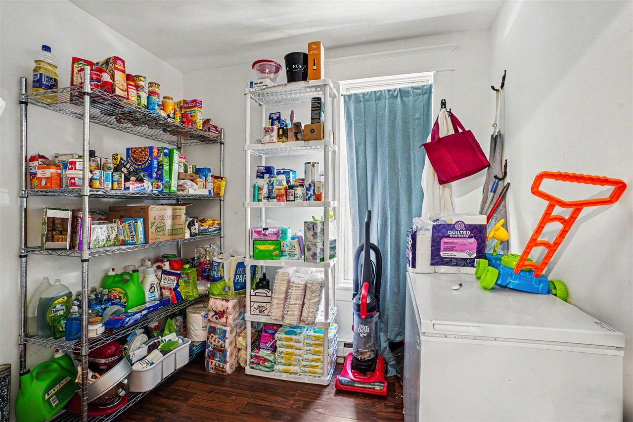 1333 N Rose Street Property Photo 17