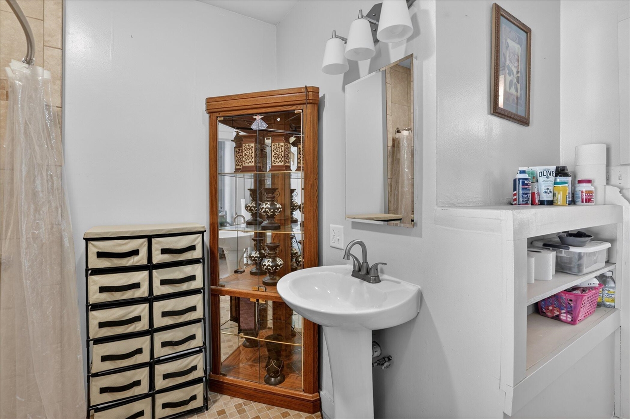 728 W Hanover Street Property Photo 11